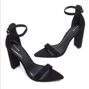 PRETTY LITTLE THING BLOCK HEEL STRAPPY SANDALS